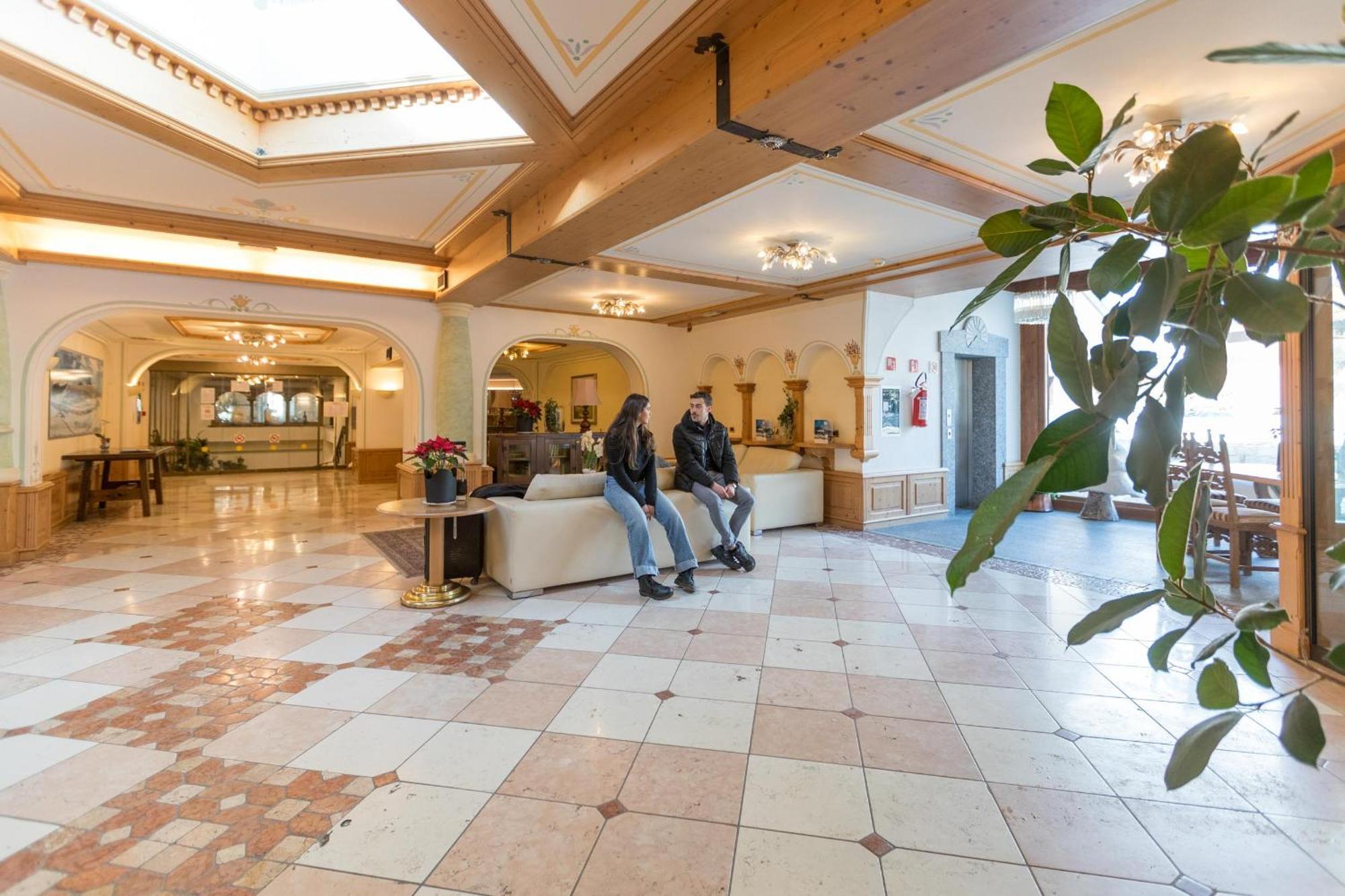 Hotel Intermonti Лівіньо Екстер'єр фото