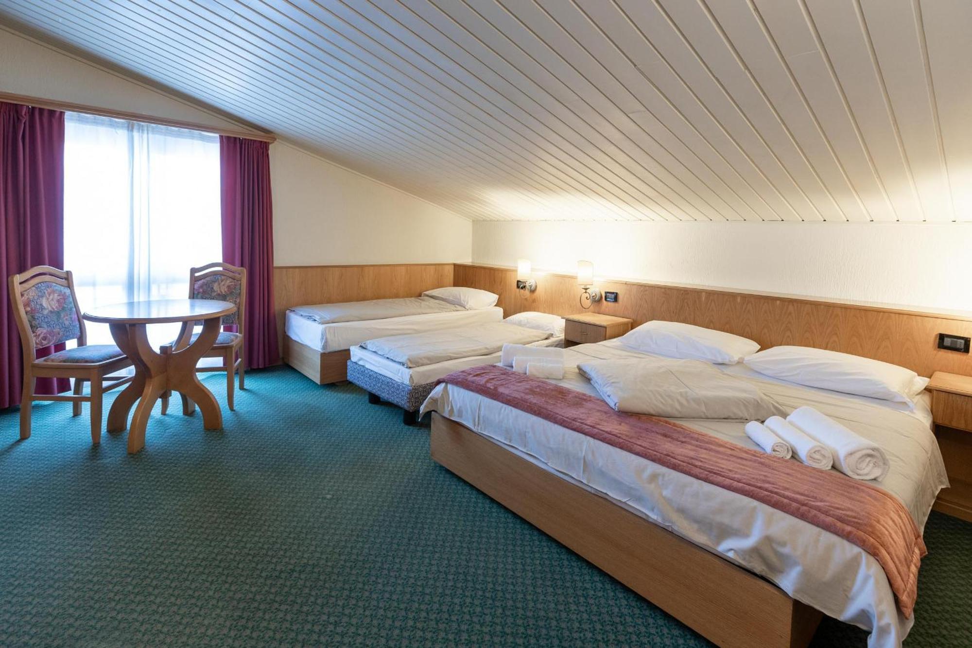 Hotel Intermonti Лівіньо Номер фото