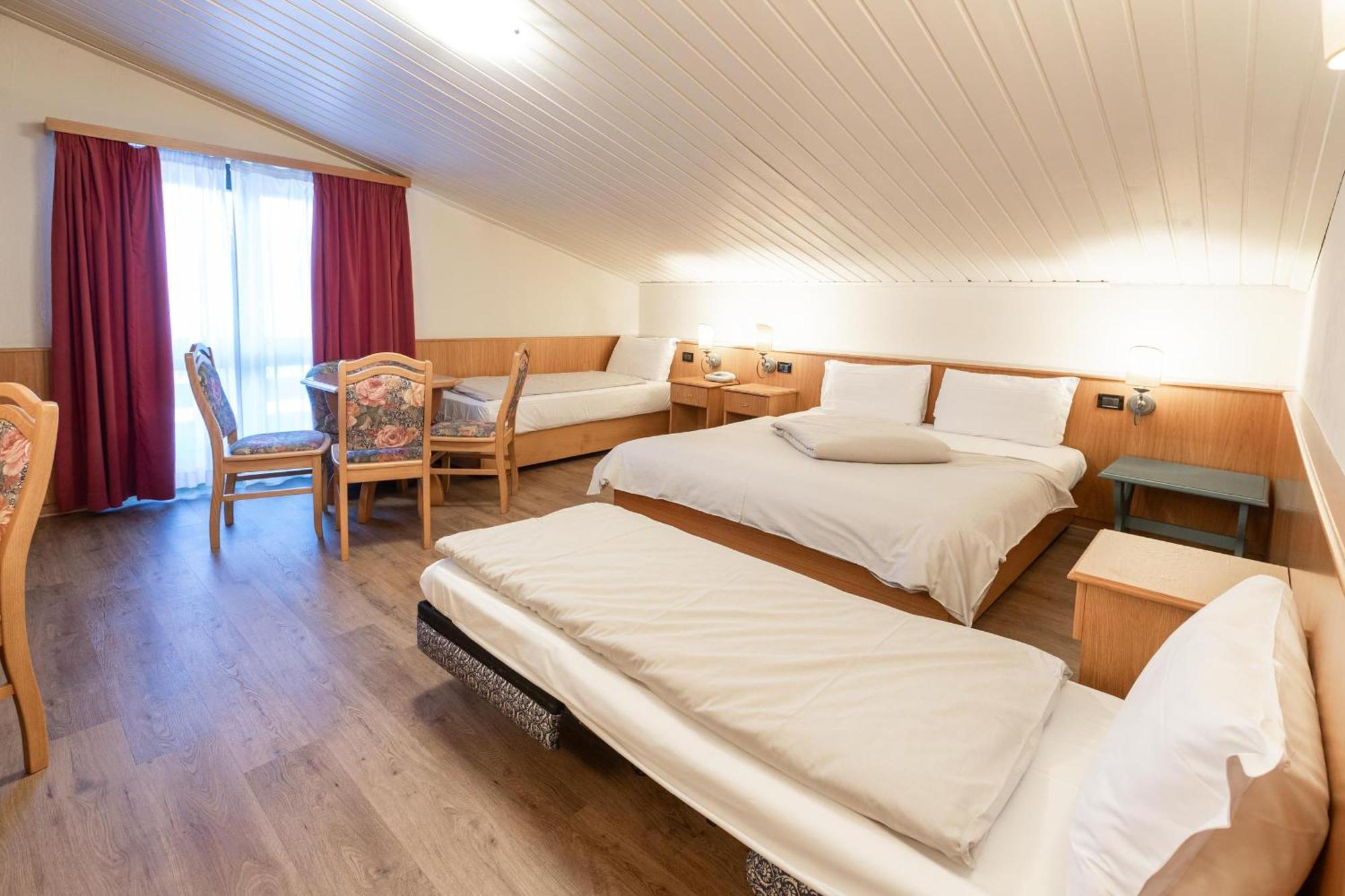 Hotel Intermonti Лівіньо Номер фото